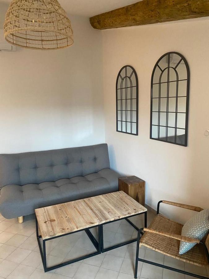 La Tour 3: Appart Au Coeur De La Petite Venise L'Isle-sur-la-Sorgue Bagian luar foto